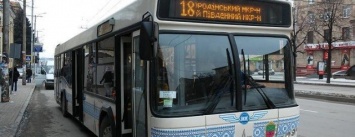 В Запорожье на маршруте №18 добавят 3 автобуса, а на маршруте №72 - уберут столько же