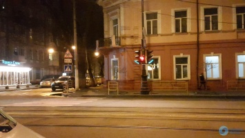В Одессе появился новый светофор: на Тираспольской возле школы