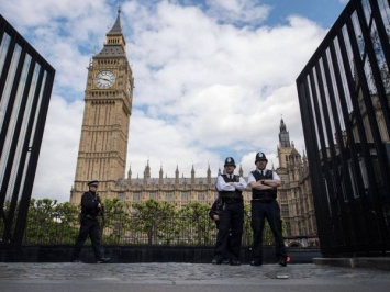 В Парламенте Великобритании обнаружили подозрительный пакет