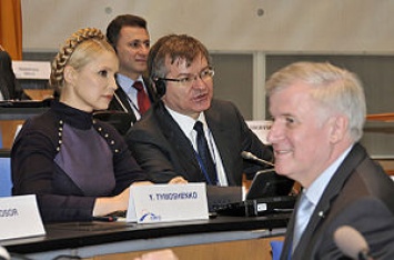 У Тимошенко хотят ввести на Донбасс шведских или финских миротворцев