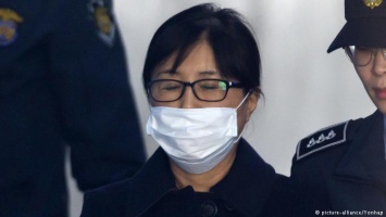 В Южной Корее подруга экс-президента получила 20 лет тюрьмы