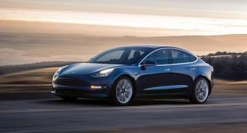 Объявлены российские цены на Tesla Model 3