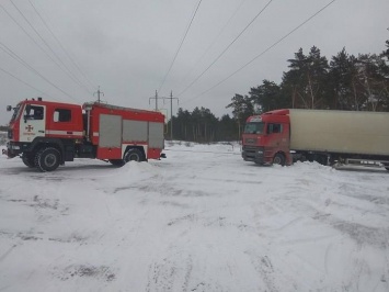На Луганщине из-за непогоды застряла фура весом 36 тонн