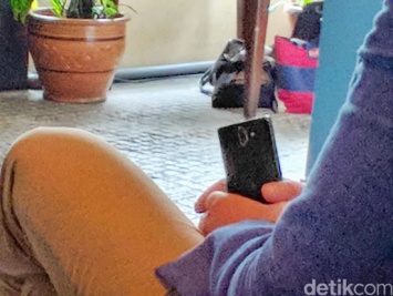 В Сети появились шпионские фото Nokia 9