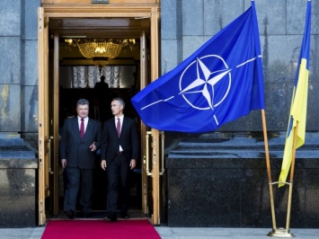 На Украине в разы усилят пропаганду НАТО, чтобы поправить его негативный имидж