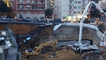 В Риме на глубину 10 метров обвалилась часть дороги вместе с автомобилями