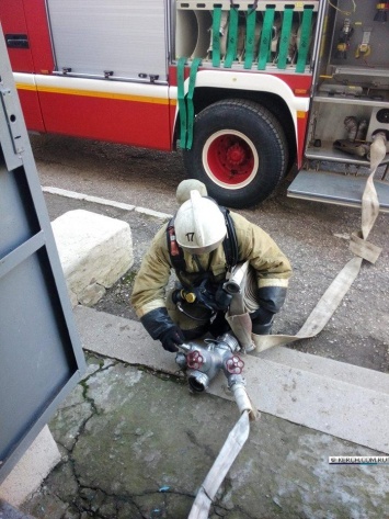 В Керчи пожарные тренировались тушить пожары на избирательных участках