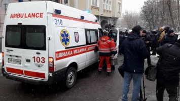 Дело Труханова: у Соломенского суда Киева ранили полицейского