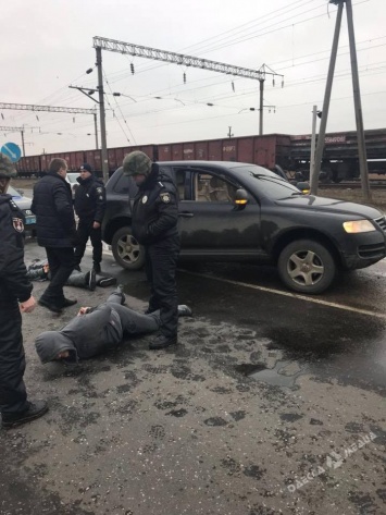 Одесские копы задержали киллеров, расстрелявших автомобиль предпринимателя (фото, видео)