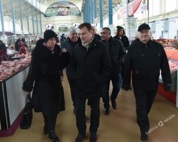 Лидер Аграрной партии Украины прогулялся по одесскому Новому рынку (фото)