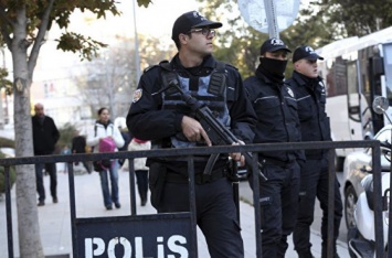 В Анкаре против участников антиамериканской демонстрации применили слезоточивый газ