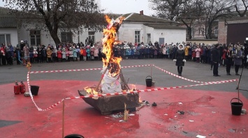 В центре Херсона сожгли символ зимы (фото)