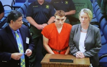Стрелок из Флориды признал свою вину в убийстве 17 человек