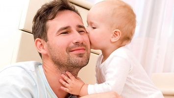 Ученые: отцовство заставляет умирать - эксперты нашли неожиданную закономерность