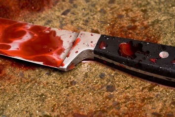 В Антраците задержали мужчину, ворвавшегося с ножом в сервисный центр