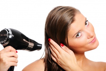 Сухой закон: как правильно сушить волосы