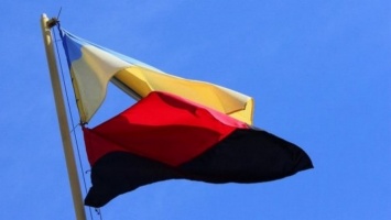 Жители Южноукраинска высказались против размещения красно-черного флага над административных зданием