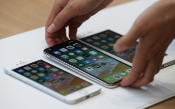 Цена iPhone X в России опустилась ниже 65 тыс. рублей