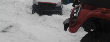 На Сумщине карета «скорой» попала в снежный занос