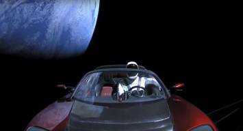 Американец создал сайт, на котором можно отследить траекторию полета Tesla в космосе