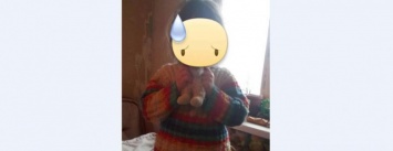 Харьковчанка заперла в комнате двух маленьких детей без еды на несколько дней (ФОТО)