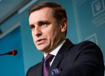 Замглавы АП Елисеев считает неприемлемыми погромы офиса Россотрудничества на Подоле