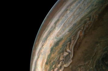 Как выглядят облака на Юпитере: завораживающий снимок NASA