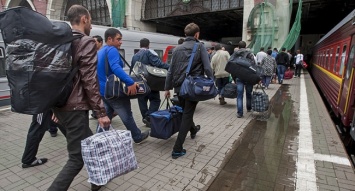 Украинцы массово уезжают в Польшу из-за низких зарплат, войны и неискоренимой коррупции, - СМИ