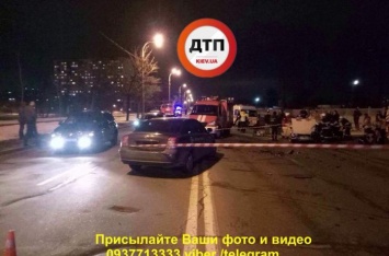 В Киеве после лобового ДТП водитель скрылся с места аварии. ФОТО