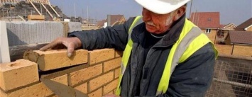 В Херсоне повысят оплату труда для строителей