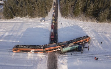 В Эстонии поезд столкнулся с грузовиком, четверо пострадавших