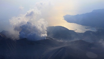 Метеорологи повысили уровень опасности вулкана на юге Японии