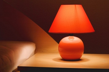 Красный свет в комнате поможет повысить качество сна