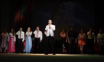 В театре Каменского прошел концерт-посвящение героям Небесной сотни