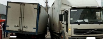В Кременчуге не разминулись два грузовичка с продуктами (ФОТО)