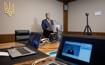 Экс-спикер СБУ о неявке Порошенко в суд по Януковичу: Зассало и не приехало
