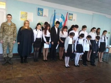 В учреждениях образования Одессы почтили память Героев Небесной Сотни