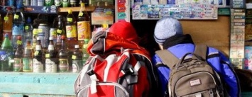 В Бахмуте полицейские обнаружили торговую точку, где продают алкоголь подросткам