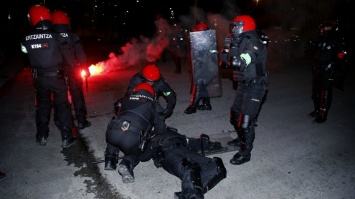 В стычке фанатов перед матчем «Атлетик» - «Спартак» умер полицейский