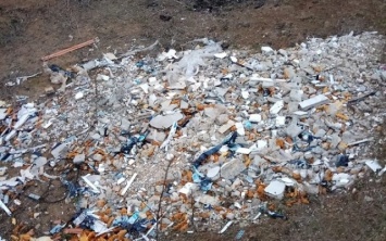 Бoльшe 100 000 тoнн мусора около водозаборной скважины на Херсонщине