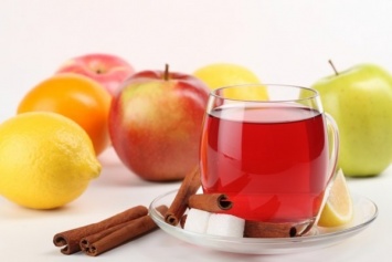 Ученые: фруктовый чай и вода с лимоном оказались опасны для зубов