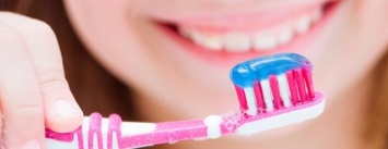 80 лет назад выпустили первую в мире зубную щетку с искусственным синтетическим волокном