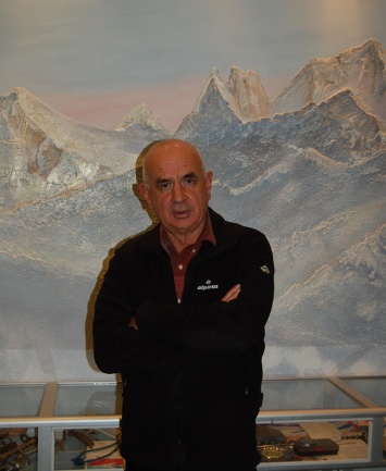 «До и после Эвереста»: директор альпклуба «Одесса» написал книгу
