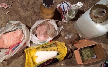 Николаевская группа наркодельцов занималась изготовлением и сбытом опасных наркотиков по всей Украины
