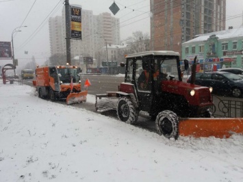 Киевлян просят ездить на автобусах вместо своих авто
