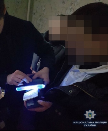 В Киеве задержали трех мужчин, торговавших наркотиками на Оболони