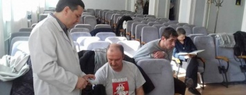 Представители ГП "Селидовуголь" голодают пятый день: двоим стало плохо