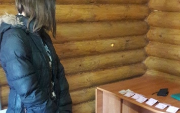19-летняя украинка продала себя и знакомую за 1500 гривен