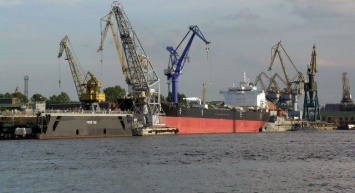 В связи с погодными условиями в херсонский морской порт ограничена лоцманская проводка судов