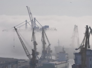 Туман внес ограничения в работу 9 морских портов Украины